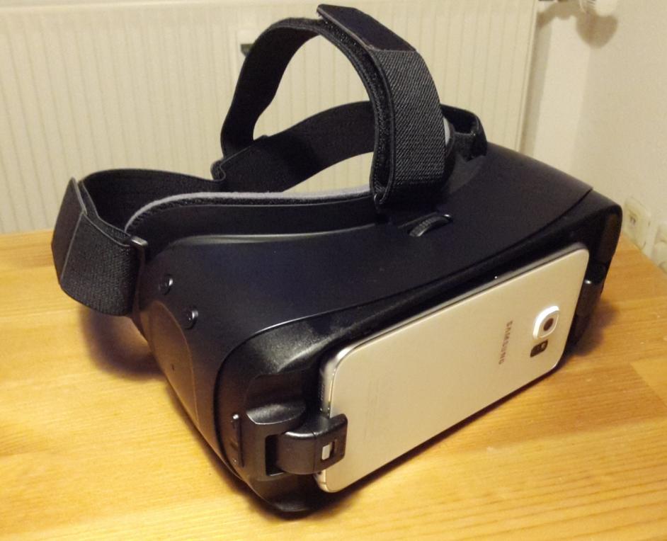 Gear VR mit eingesetztem Galaxy S6